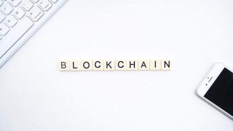 Rozwój zdecentralizowanych aplikacji opartych na blockchainie