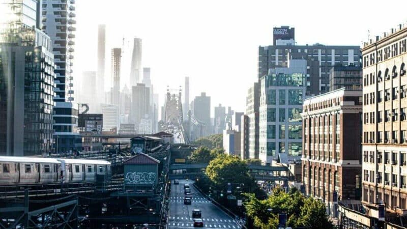 Przepisy celne w transporcie międzynarodowym: Kluczowe informacje, które musisz znać